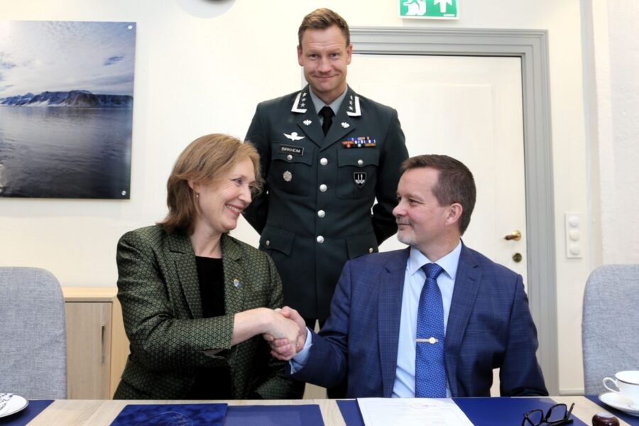 Radionor CEO Raymond Soderholm, NDMA Director Gro Jære, Colonel Lars Birkheim